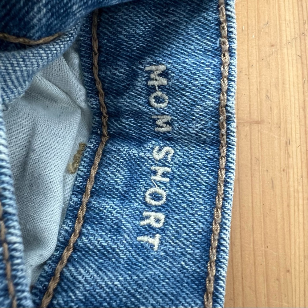 American Eagle Mom Short Jean Shorts Size 0 Stone Wash Cuffed - Picture 4 of 6
